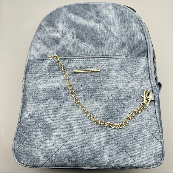 Vegan Quilted Denim Backpack – Gold Chain Accent | 100% Vegan-Friendly

⸻